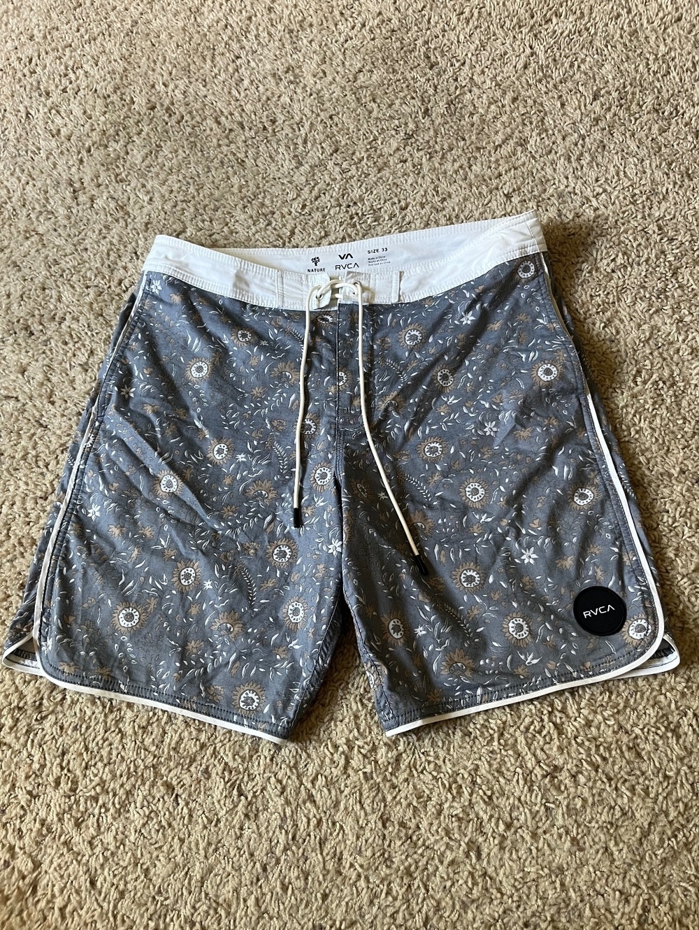 RVCA Nature Floral Print Board Shorts Size 33